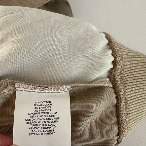 New Girls Size 16.5 Plus Izod Khaki Shorts Bermuda Chino School Uniform NWT - Picture 12 of 12